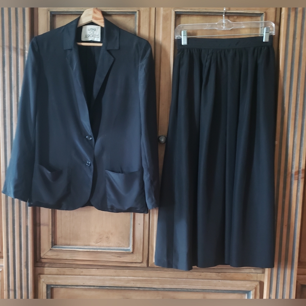 Vintage Kasper For J.L. Sport Black Midi Skirt and Jacket Measures as Small